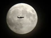 Fenomena Supermoon Berdampak pada Aktivitas Penerbangan