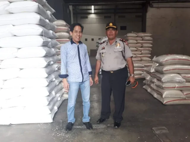 Antisipasi Penimbunan Beras, Kapolsek Neglasari Sambangi Gudang Beras