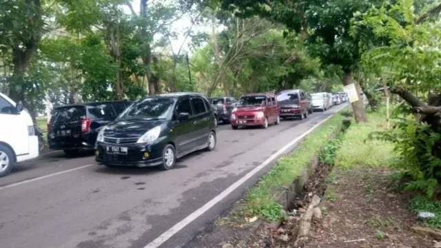 Libur Tahun Baru, Kemacetan Terjadi di Sepanjang Pantai Anyer