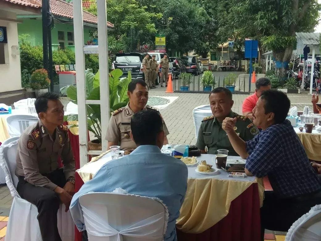 Perkuat Sinergitas, Camat Jatiuwung Ajak Ngopi Bareng Bersama Masyarakat