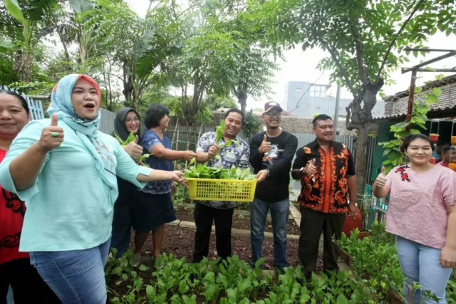 Wali Kota Tangerang Kunjungi Program Kampung PHBS di Kampung Gerendeng Pulo