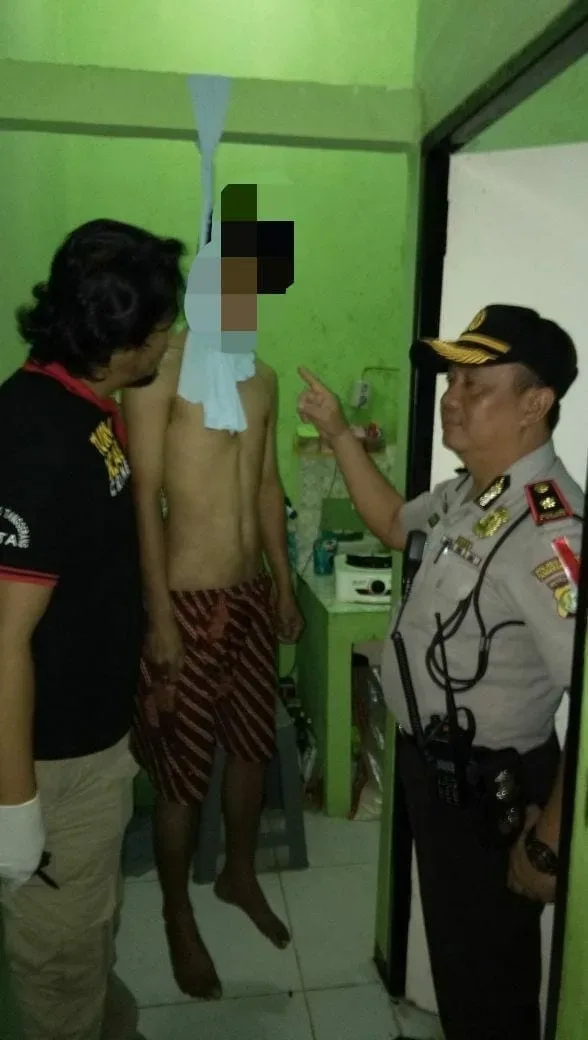 Diduga Stres Berat, Suami Beristri Tiga Tewas Gantung Diri di Ciledug