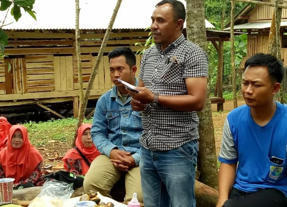 Manfaatkan Tanah Pekarangan, TP PKK Desa Warungbanten Gunakan Pupuk Alami