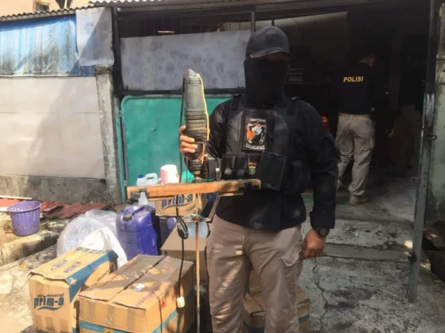 Tim Elang Cisadane Polres Metro Tangerang Kota Gerebek Rumah Produksi Ciu di Sepatan