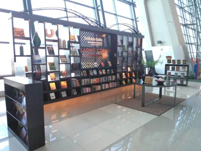 Wajah Baru Cantiknya Perpustakaan di Ruang Tunggu Penumpang Bandara Soetta