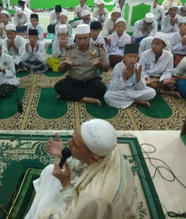 Kapolsek Neglasari Kunjungi Ponpes Al- Hasyimiyyah