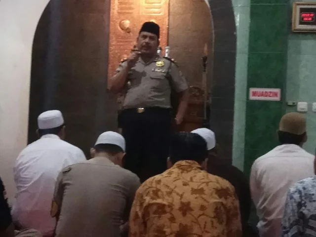 Kapolsek Karawaci Melaksanakan Giat Shubuh Keliling ke Masjid Al Muhajirin