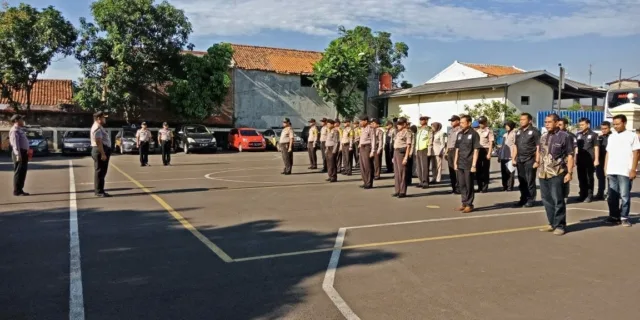 Menghadapi Pilkada Kota Tangerang, Polsek Karawaci Gelar Apel Pasukan