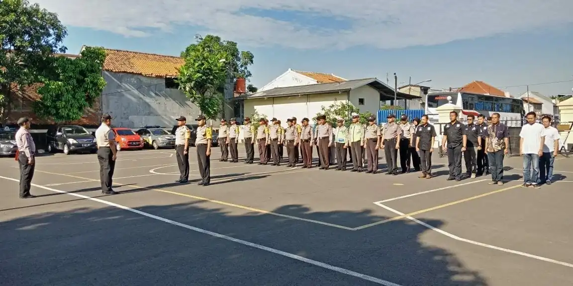 Menghadapi Pilkada Kota Tangerang, Polsek Karawaci Gelar Apel Pasukan