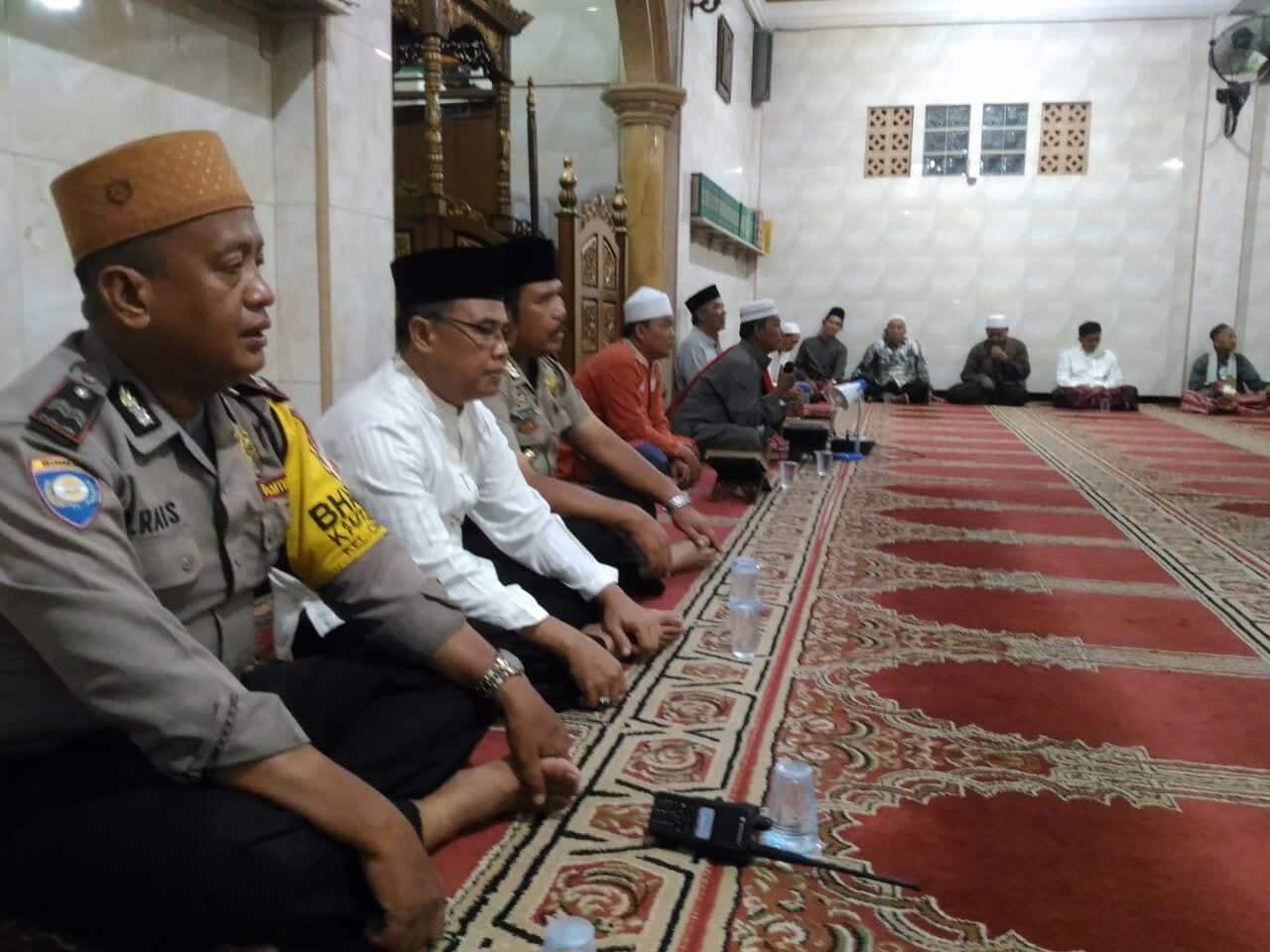 Maraknya Berita Hoax, Kapolsek Karawaci Hadiri Pengajian Rutin di Masjid Baabussalam