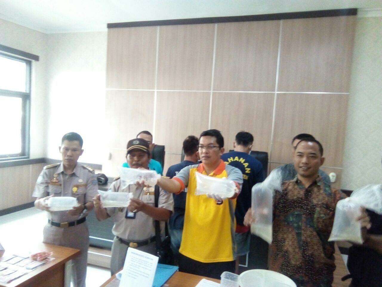 Polda Banten Tangkap Pelaku Penjual Babby Lobster Senilai Rp.600 Juta