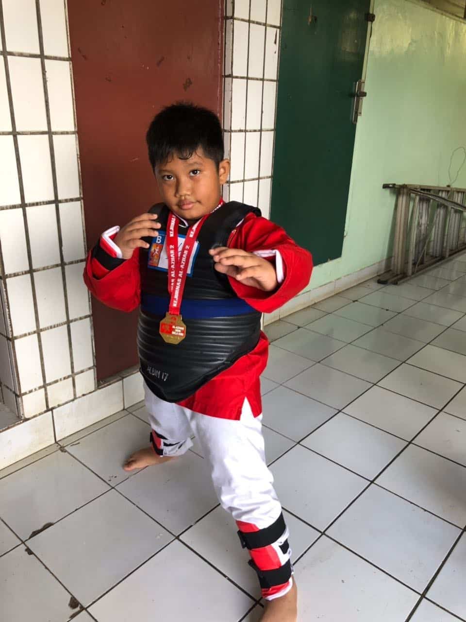 Aldito Sean Ghifary Raih juara pertama tingkat SD kejuaraan Nasional AL-AZHAR Seni Bela Diri Ke 2