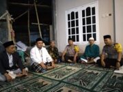 Jalin Silaturahmi Binmas Polsek Neglasari Shalat Shubuh Berjamaah Bersama Warga