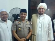 Hadiri Peringatan Isra Mi’raj di Kelurahan Larangan, Kapolsek Ciledug Menyimak Ceramah Ulama