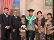 Satria Puji Irawan, Putra Ke 3 Aiptu Purwanto Ikuti Prosesi Wisudawan AMIK - STMIK Raharja