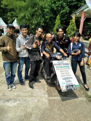 Cerita Bahagia Terselip Diantara Meriahnya Hari Pendidikan Nasional 2018 di Rumah Dunia