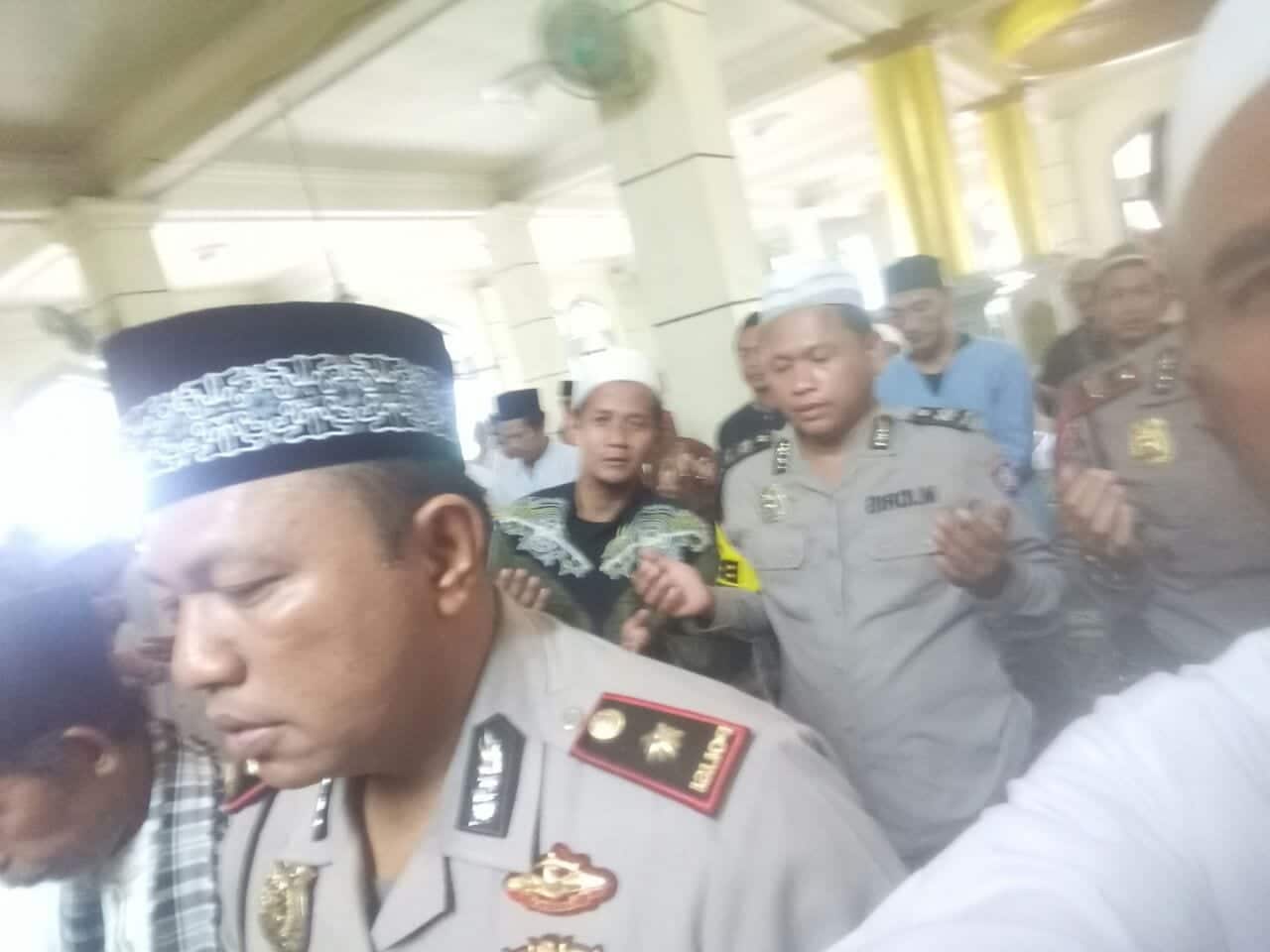 Kapolsek Jatiuwung Gelar Shalat Ghaib Bersma Masyarakat Di Masjid Al Barokah