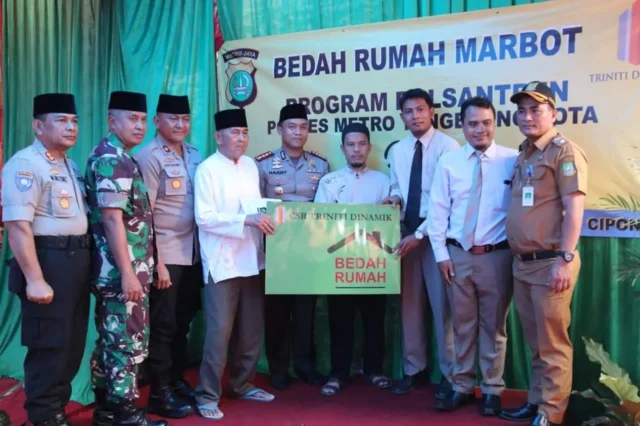 Tembak Hati Masyarakat, Kapolrestro Tangerang Kota Bedah Rumah Marbot Masjid