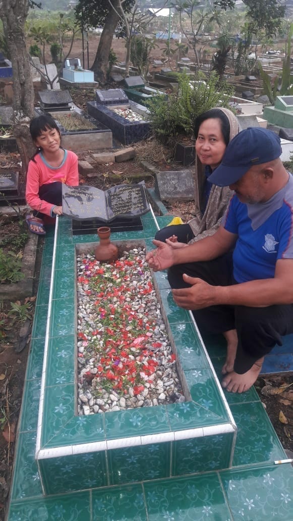 Kapolsub Sektor Palem Semi Hadiri Pemakaman Tokoh Masyarakat Asal Banyuwangi