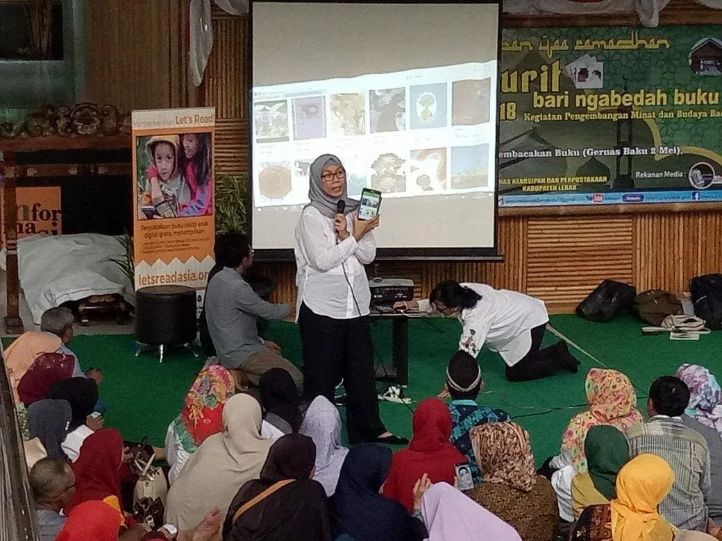 Ratusan Pegiat Literasi Ikuti Acara ‘Ngabubu-Read' di Perpustakaan Saidjah Adinda