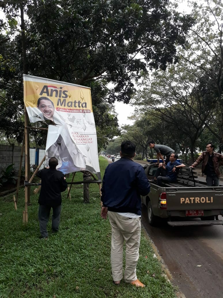 Belum Memasuki Tahapan Kampanye, Panwaslu Tertibkan Alat Peraga