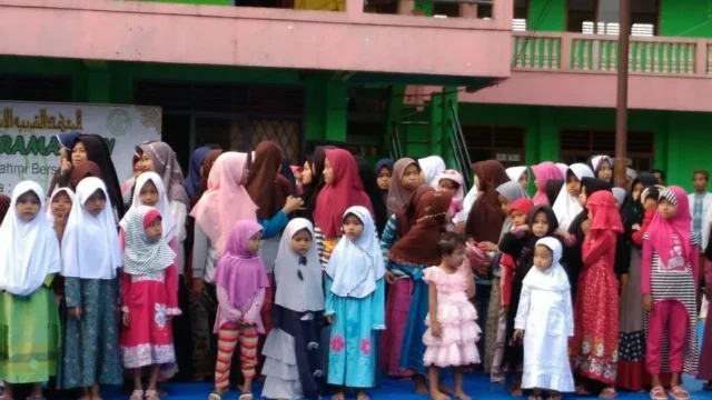 Ponpes Daarul Falahiyyah Gelar Santunan Yatim/Piatu dan Buka Puasa Bersama