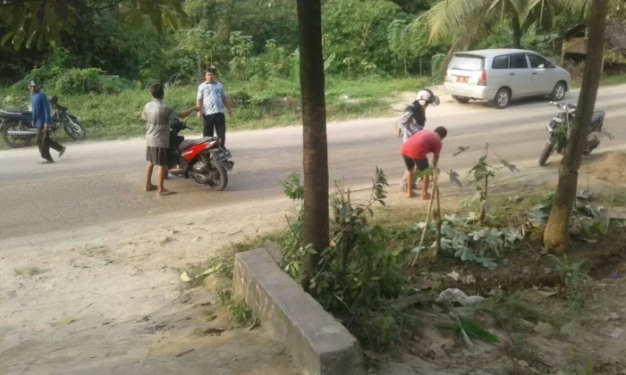 Kecelakaan Sering Terjadi di Jalan Raya Leuwidamar KM 08 Disebabkan Truk Mengangkut Pasir Basah