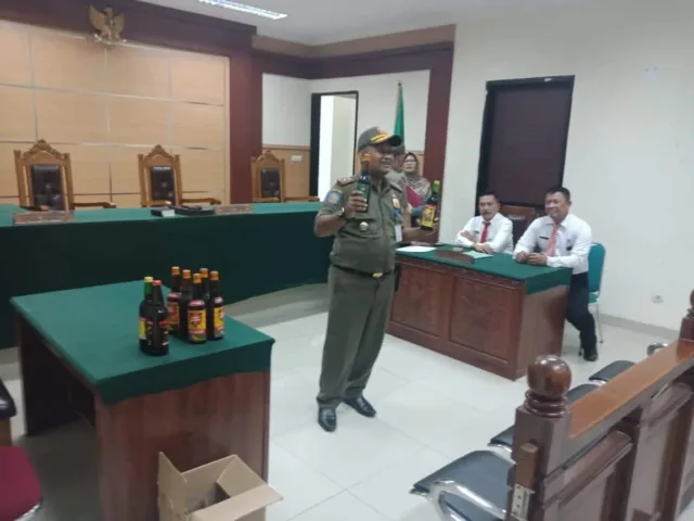 Proses Penindakan Cepat dan Tepat, Kalong Wewe Gakumda Ajukan Penjual Miras ke Pengadilan