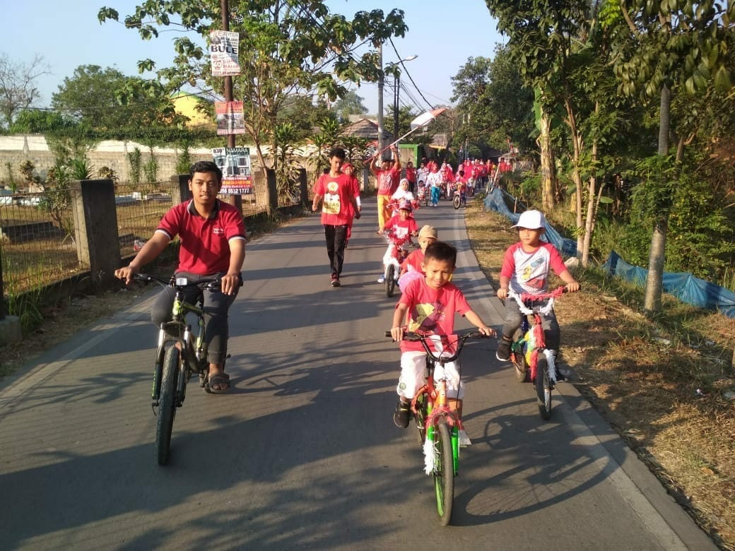 Warga Graha Indah 2 Pamulang Meriahkan Hari Kemerdekaan Dengan Senam Poco Poco