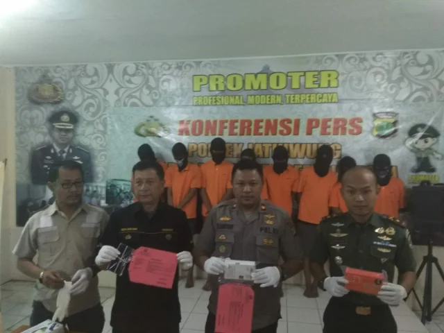 Tim Reskrim Polsek Jatiuwung Ringkus 8 Komplotan Spesialis Penjambret HP