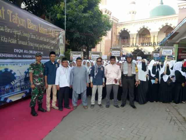 Polsek Cipondoh Kawal Pawai Ta'aruf Sambut Tahun Baru Islam 1440 H DKM Al mubarok Meriah dan Penuh Hikmat