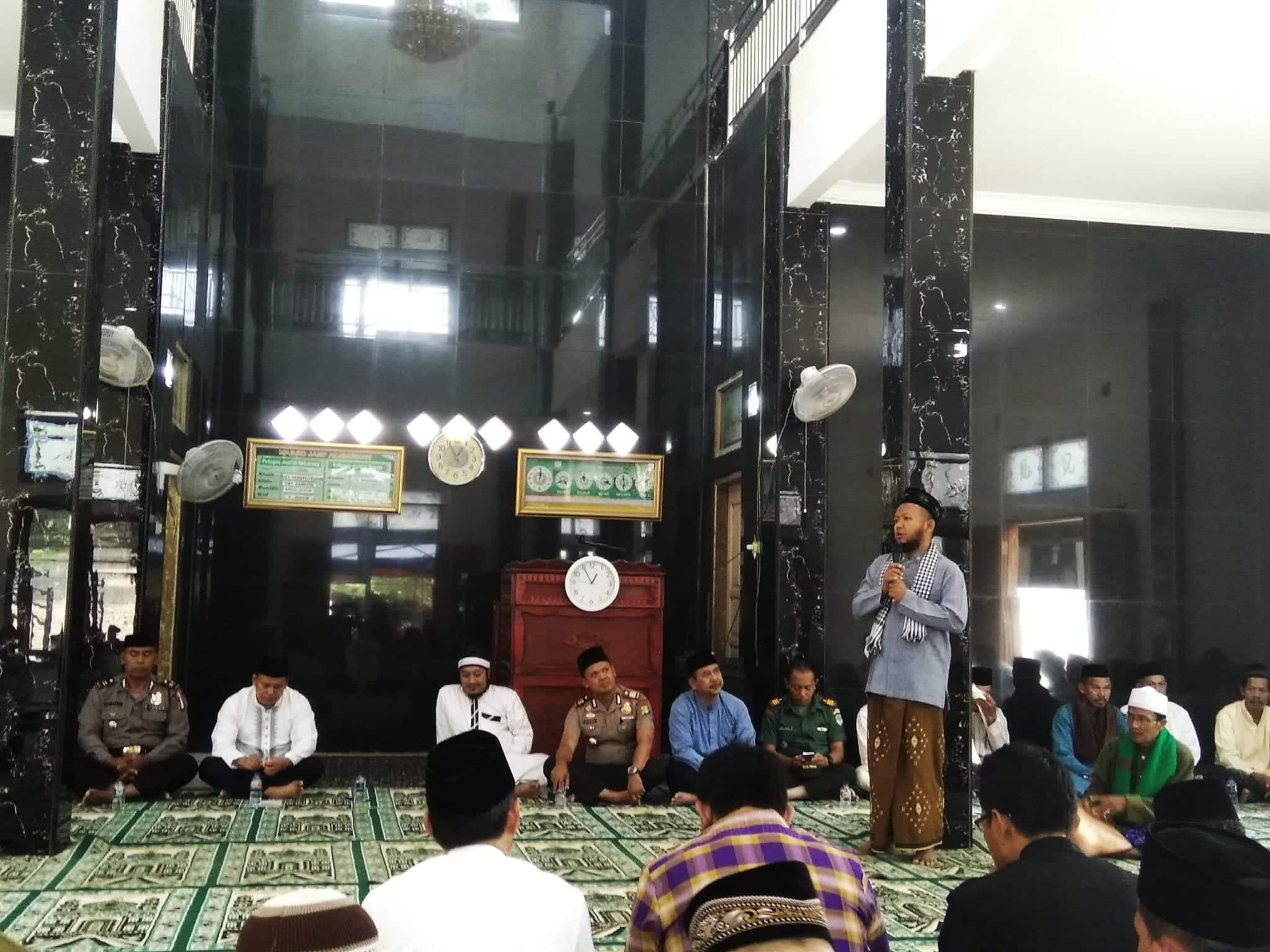 Tim JUMLING Pemkab Tangerang Hibahkan 20 Juta Pada Masjid Jami Al – Barkah Desa Tanjung Burung Teluk Naga