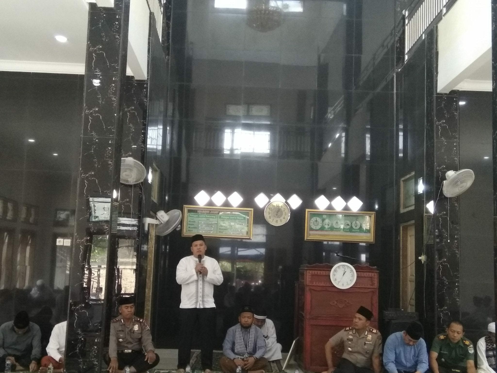 Tim JUMLING Pemkab Tangerang Hibahkan 20 Juta Pada Masjid Jami Al – Barkah Desa Tanjung Burung Teluk Naga