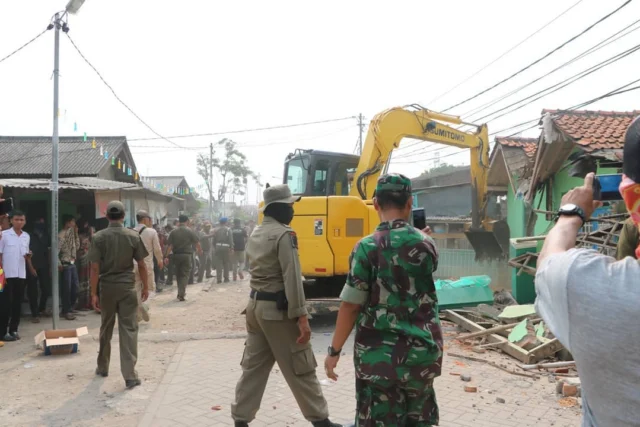 Sempat Memanas : Warga Tolak Penggusuran oleh Pemkot Tangerang