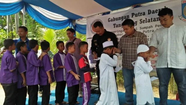 Peduli Yatim, Gapura Tangsel Adakan Gathering dan Santunan