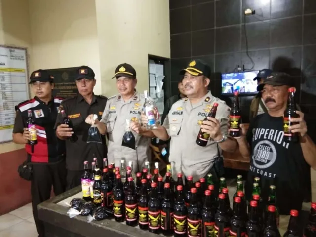 64 Botol Miras Berbagai Merk Disita Polisi