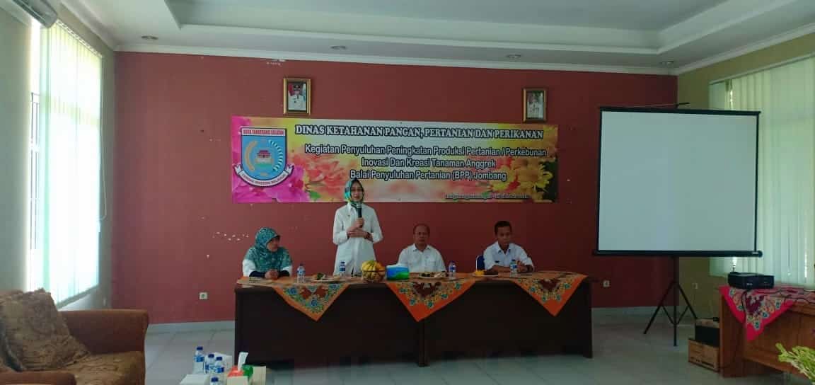 DKP3 Tangsel, Berikan Pelatihan Merangkai Bunga Anggrek