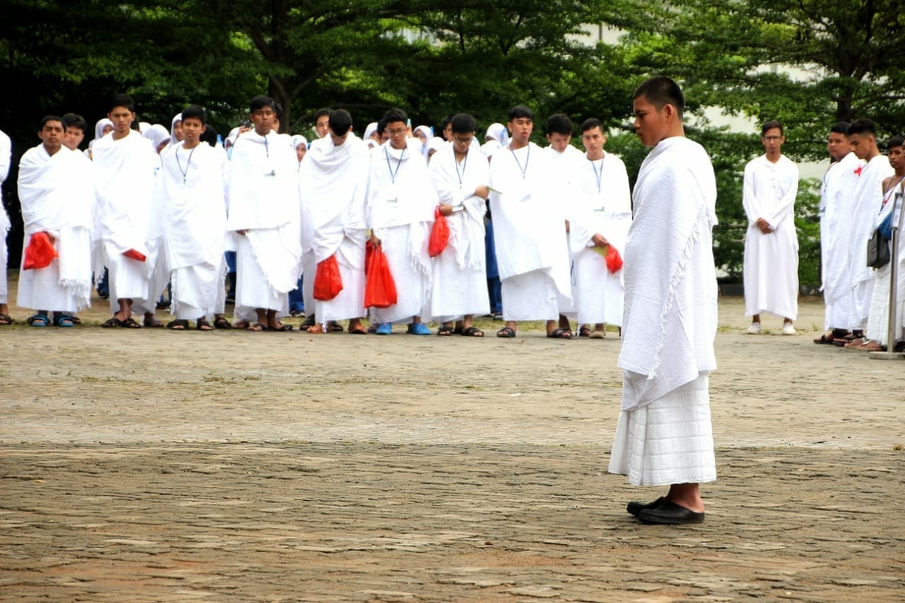 Pertama di Banten, Ribuan Siswa SMP Ikuti Manasik Haji