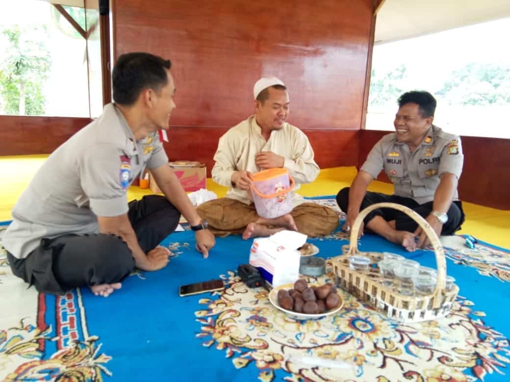 Ciptakan Hubungan Harmonis, Wakapolsek Kunjungi Pesantren