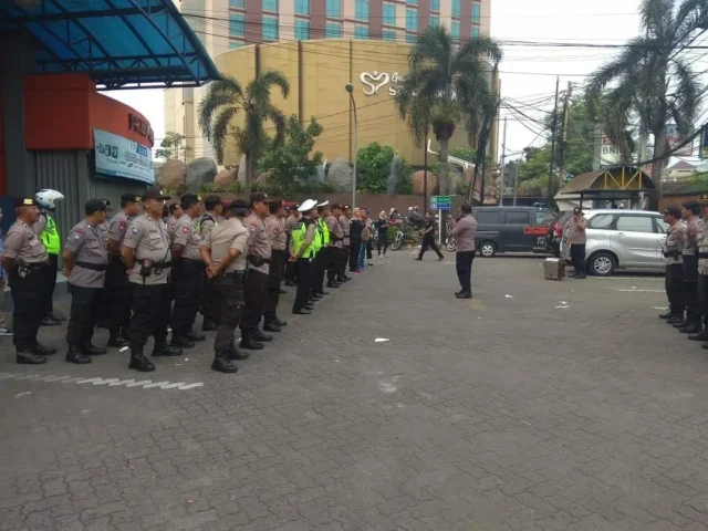 Buruh Banten Bersatu Unras Menuju Rumdin Gubernur, Polisi Lakukan Pengawalan dan Pengamanan