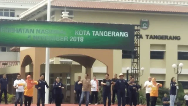 Peringati HKN, Jokowi Senam Bersama Masyarakat Tangerang