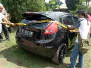 Waspada, 2 Bocah Terjebak Dalam Mobil Parkir 1 Tewas