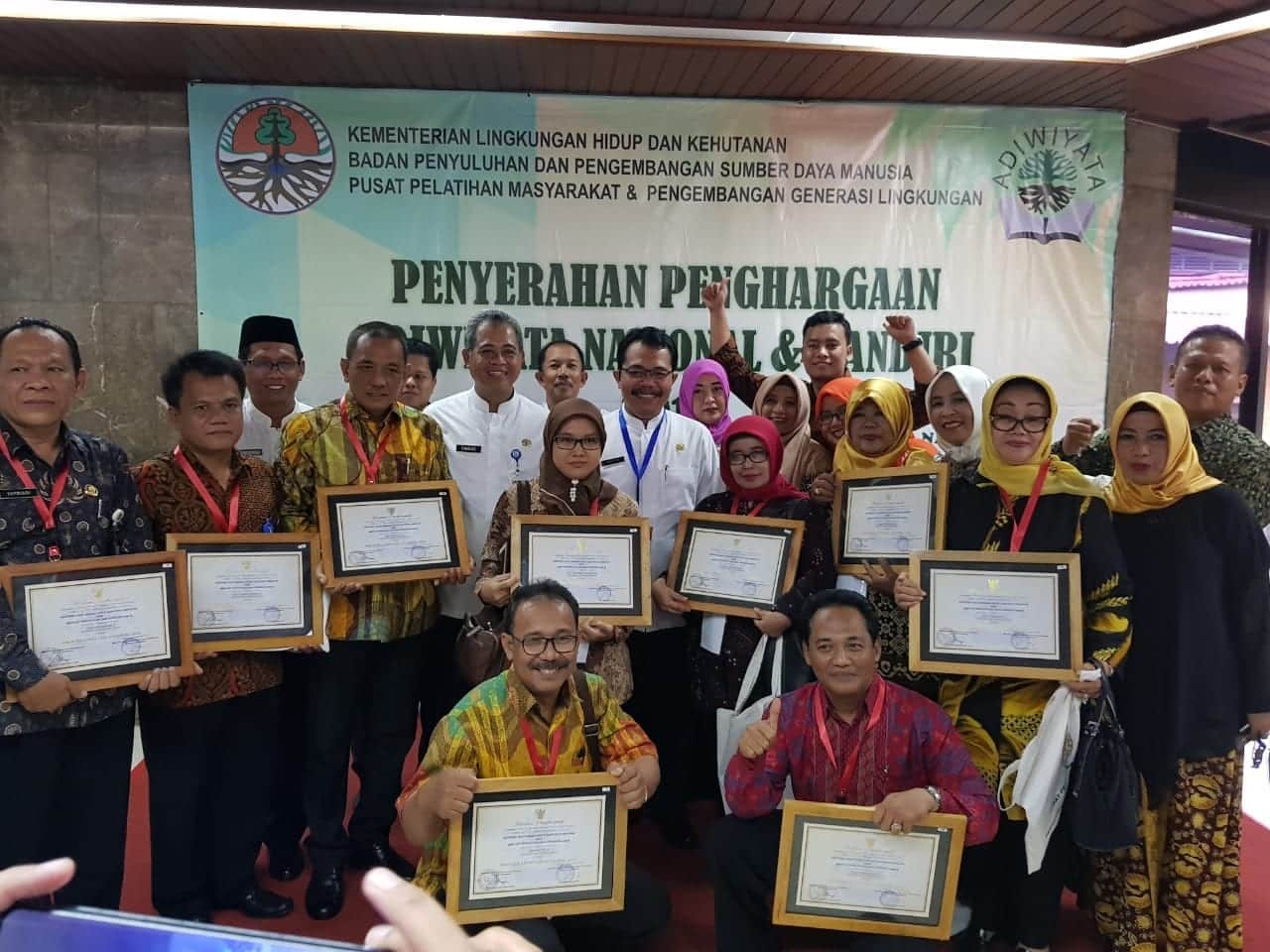 SDN Gondrong 7 Raih Adiwiyata Nasional