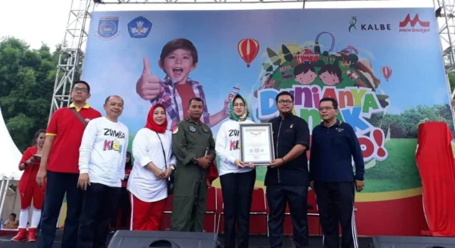 Senam Zumba Ibu dan Anak di Tangerang Selatan Catat Rekor MURI