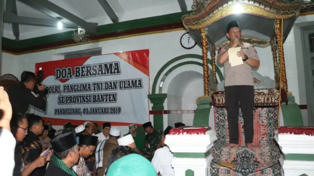 Kapolri Kunjungi Posko Tsunami dan Pimpin Doa Bersama