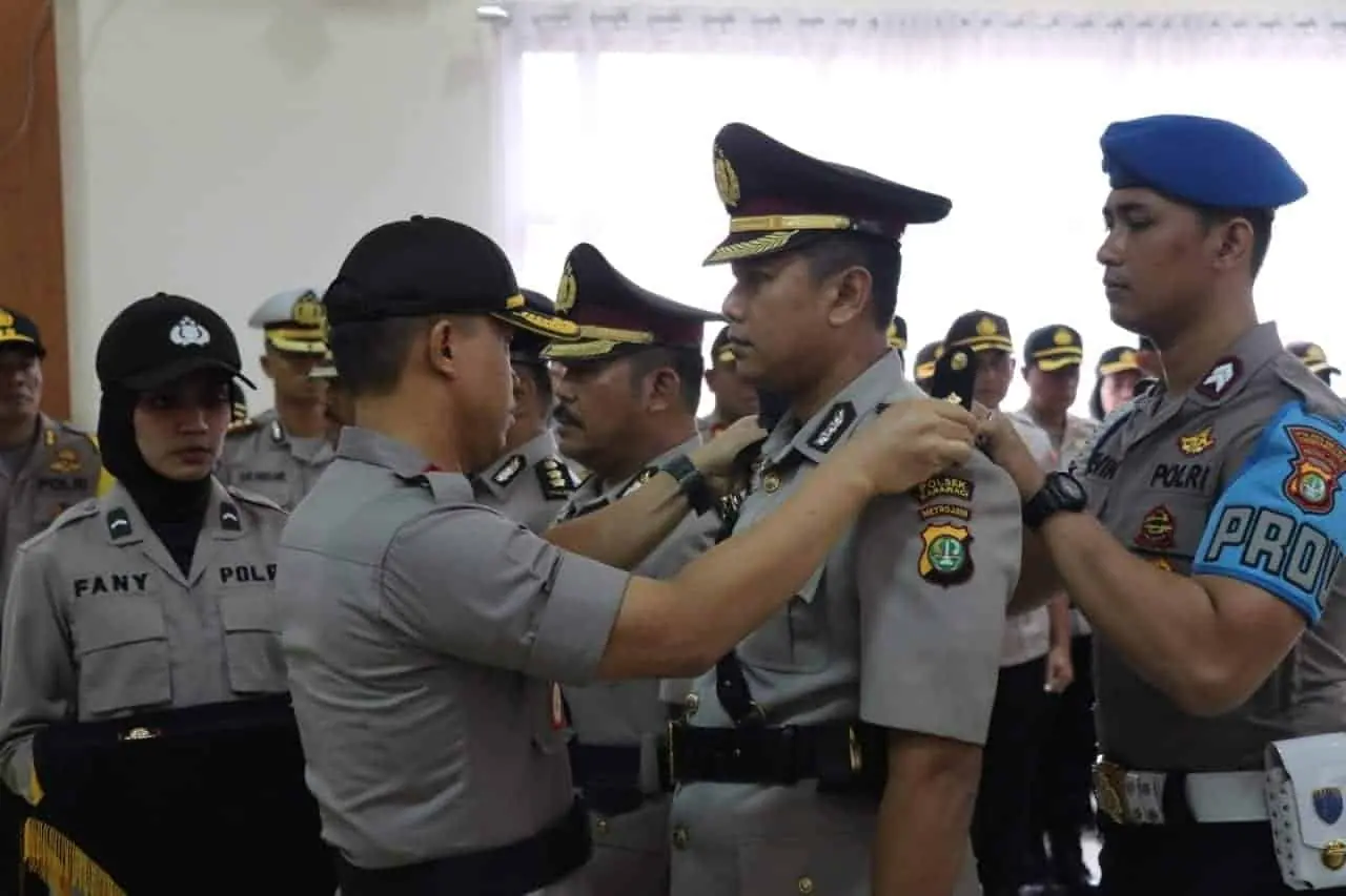 Sertijab Kabag Sumda dan Kapolsek Karawaci Hikmat di Mapolres Tangerang Kota