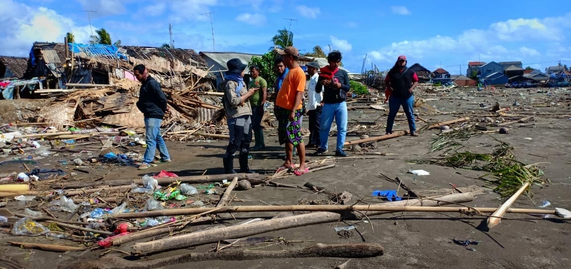 Cerita Relawan Cantik Diantara Ratusan Relawan di Tsunami Banten