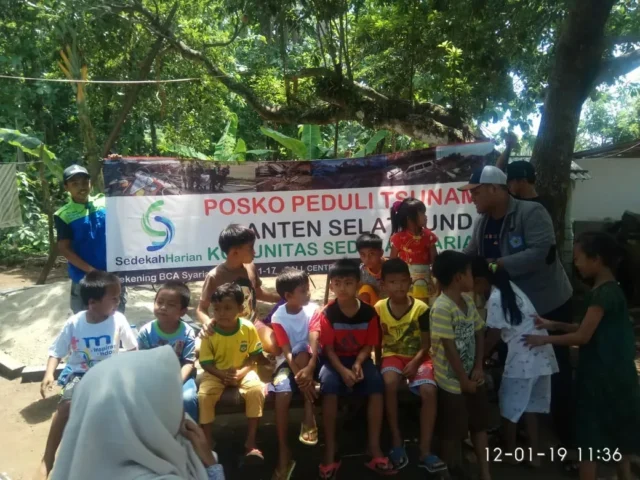 Trauma Healing Relawan Sedekah Harian Bagi Anak Korban Tsunami