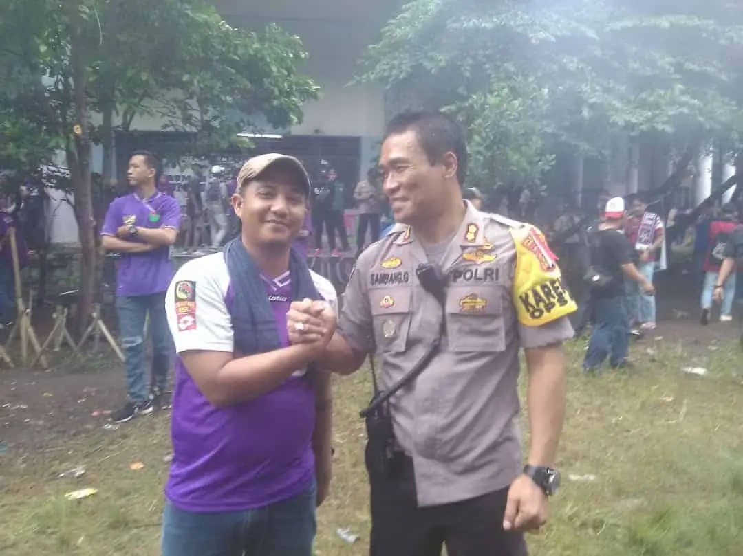 Dihentikan Polisi, Supporter LBV Terus Berdatangan di Perayaan HUT Ke-17