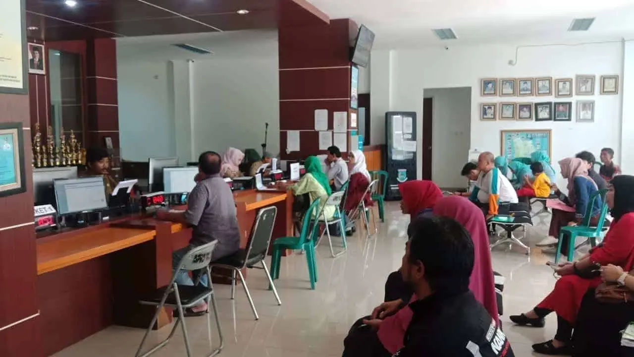 Secangkir Kopi Sekcam Pondok Aren : E-KTP Dan Data Kependudukan Urus Sebelum Diperlukan